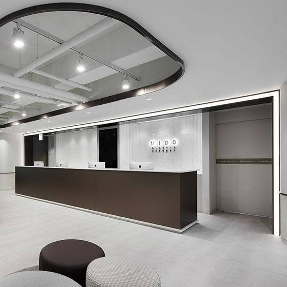 Tips for Keeping Your Office Reception Desk Clean and Organized