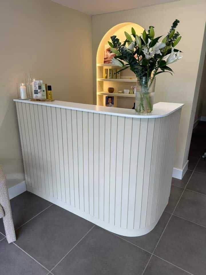 Trendy Reception Desk Ideas for Luxury Spa Salons