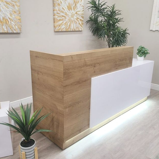 Sleek and Minimalist: Reception Desk Ideas for Contemporary Beauty Salons