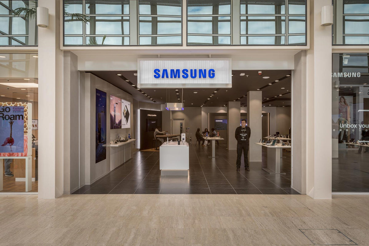 SAMSUNG FLAGSHIP STORE LONDON CITY M2 Retail