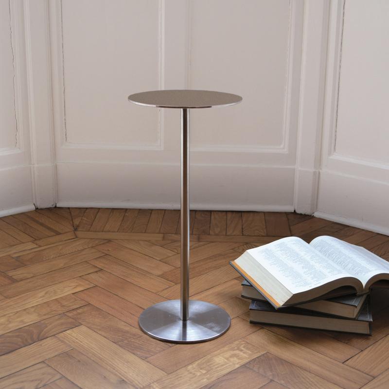 Metal Table Minilist Small Desk — M2 Retail
